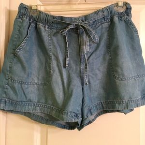 summer chambray shorts!!